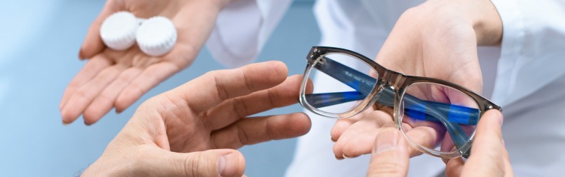 Contact lenses vs. glasses: What’s better?