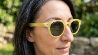 Izipizi Sun #C Yellow Honey Generated image