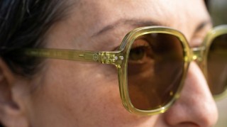 Izipizi Sun #Office Golden Green Generated image